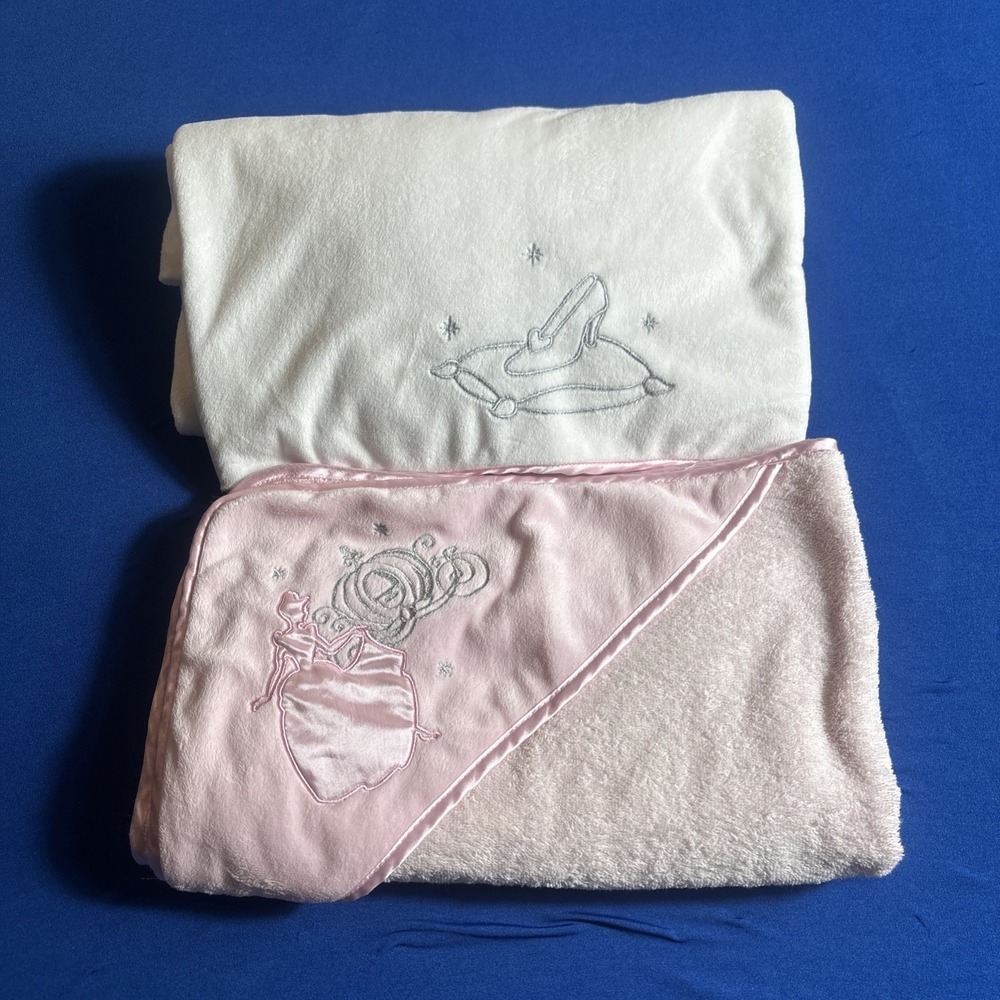 Disney Baby CINDERELLA PRINCESS Bath Terry Cloth Towels Set Of 2 Pink/white